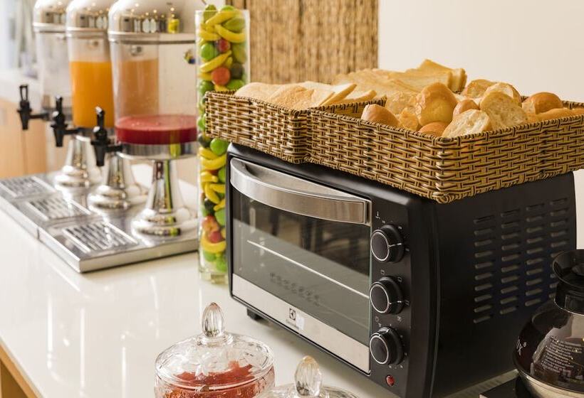 בית מלון כפרי The Swan Nha Trang