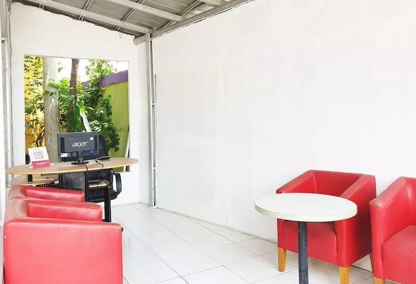 Hotelli Wisma Gahalta Syariah By Oyo Rooms