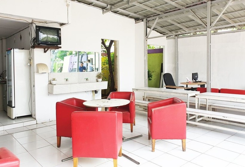 בית מלון כפרי Wisma Gahalta Syariah By Oyo Rooms