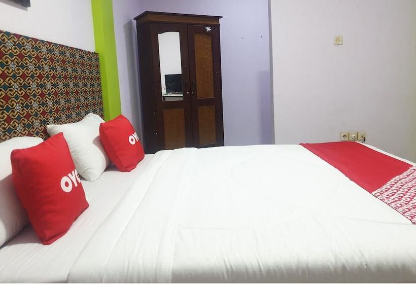 בית מלון כפרי Wisma Gahalta Syariah By Oyo Rooms