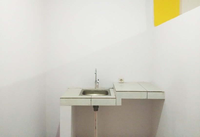 בית מלון כפרי Wisma Gahalta Syariah By Oyo Rooms