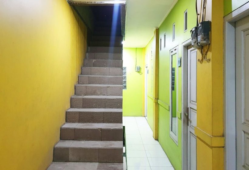 בית מלון כפרי Wisma Gahalta Syariah By Oyo Rooms