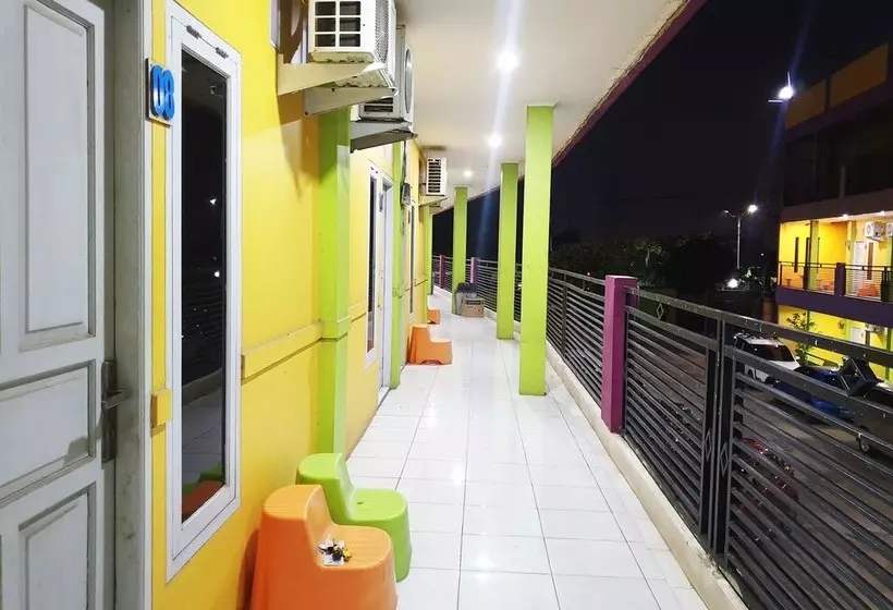 Hotelli Wisma Gahalta Syariah By Oyo Rooms