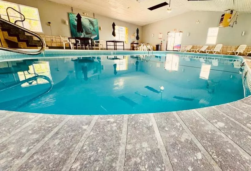 Hotelli Ozark Inn And Suites
