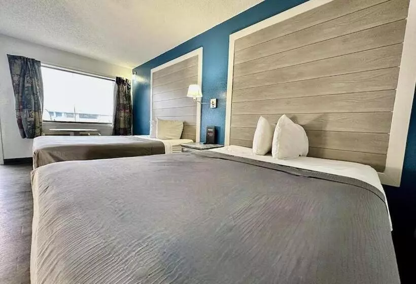 Hotelli Ozark Inn And Suites