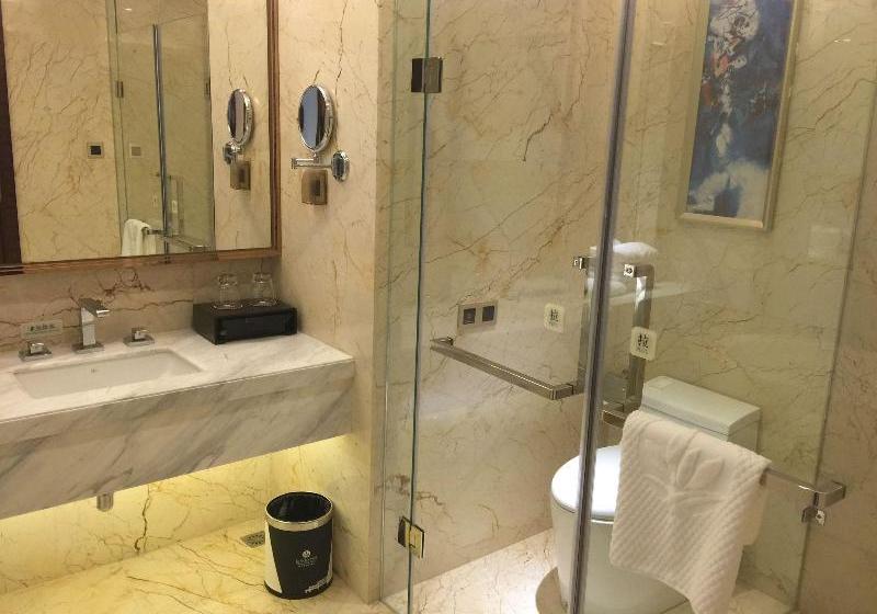 Otel Xinjunyue International