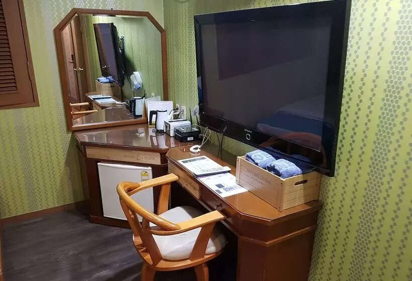 בית מלון כפרי At Home