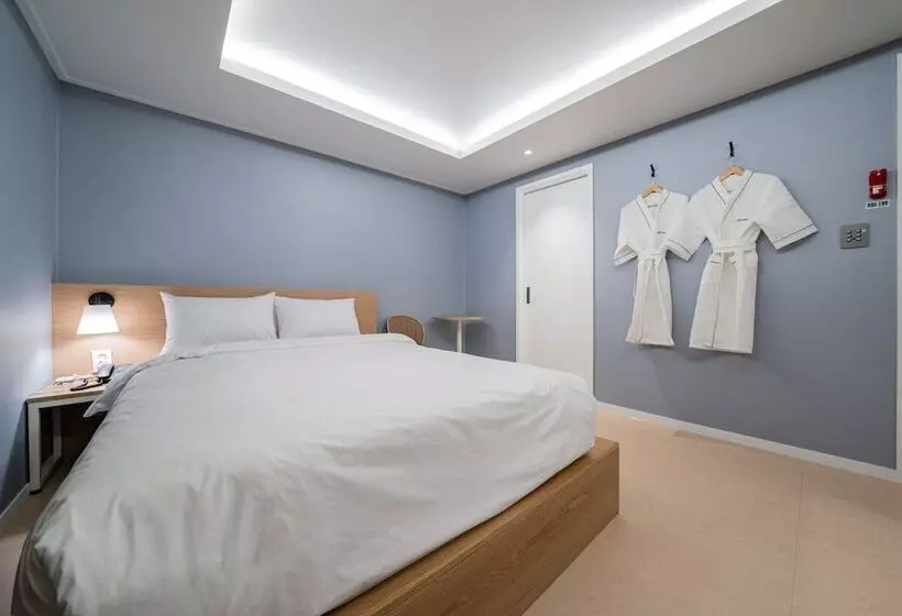 בית מלון כפרי At Home