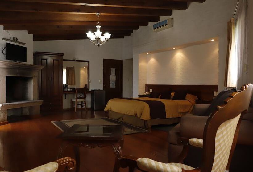 هتل Casa De La Loma