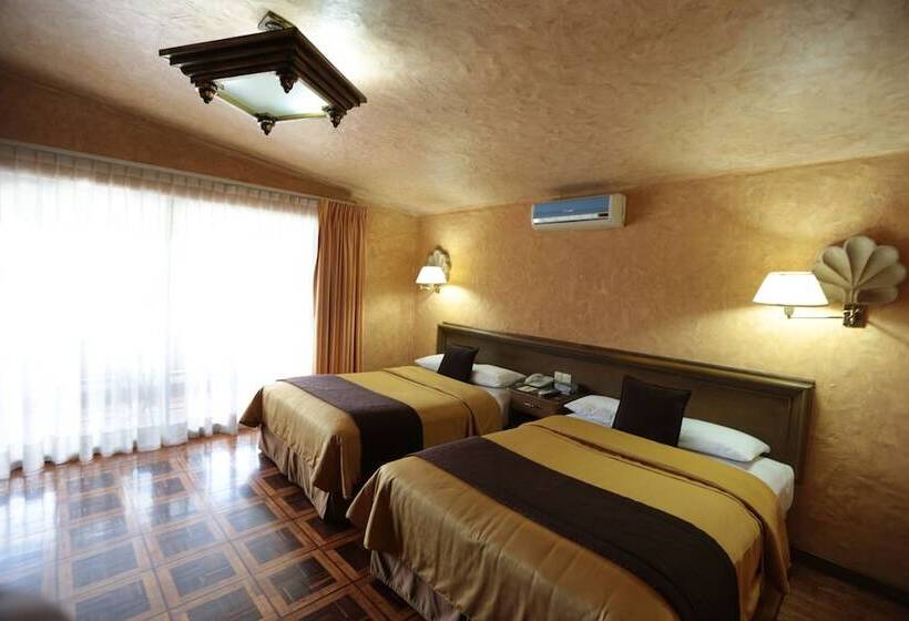 هتل Casa De La Loma