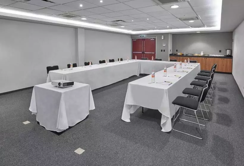 호텔 City Express By Marriott Monterrey Santa Catarina