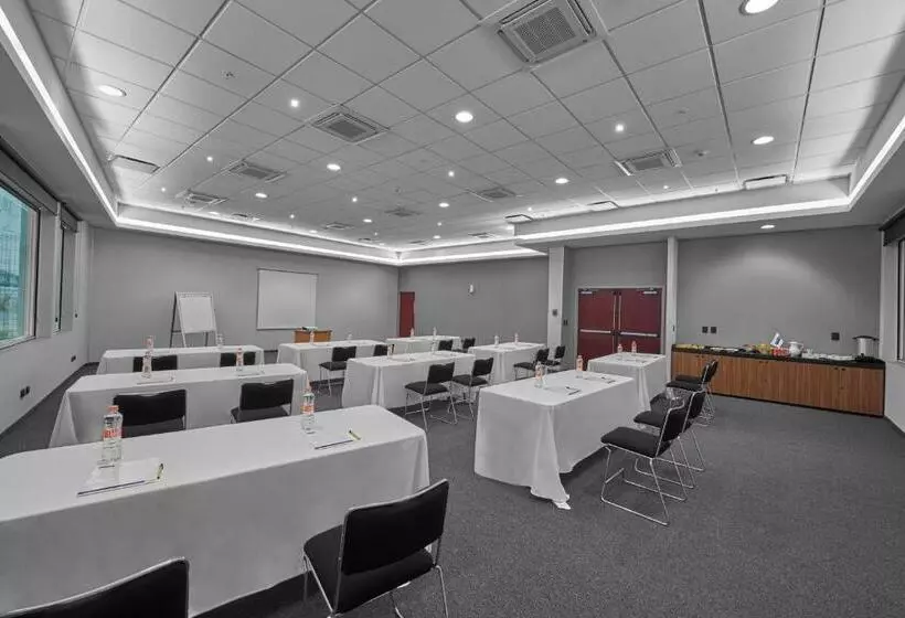 호텔 City Express By Marriott Monterrey Santa Catarina