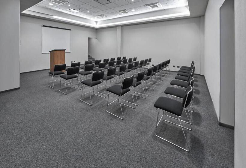 Отель City Express By Marriott Monterrey Santa Catarina