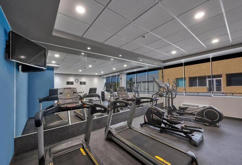 Отель City Express By Marriott Monterrey Santa Catarina