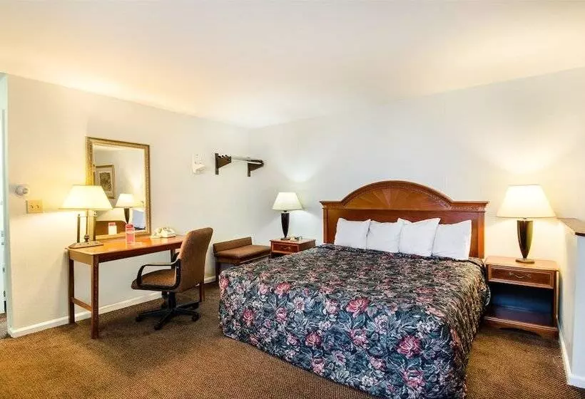 בית מלון כפרי Econo Lodge Inn & Suites