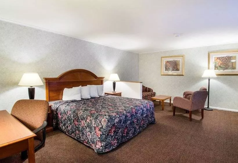 בית מלון כפרי Econo Lodge Inn & Suites