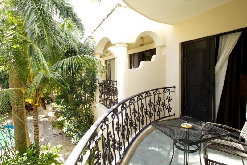 Отель Hacienda Paradise