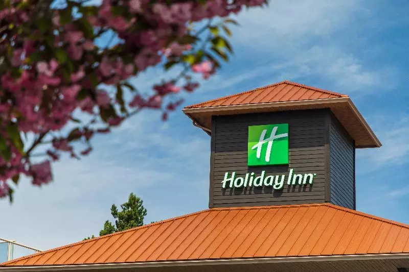 هتل Holiday Inn Victoria   Elk Lake, An Ihg