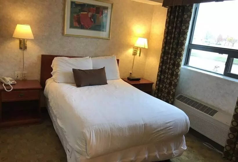 Szálloda Lexington Inn & Suites Windsor