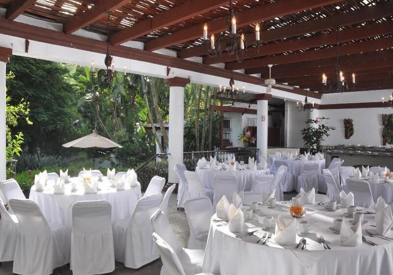 Отель Mision Grand Cuernavaca