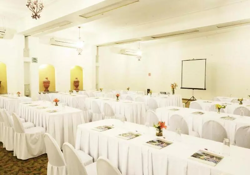 هتل Mision Grand Cuernavaca