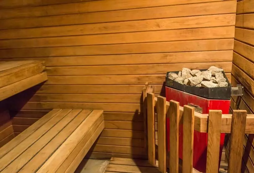 Ottawa Embassy Hotel & Suites