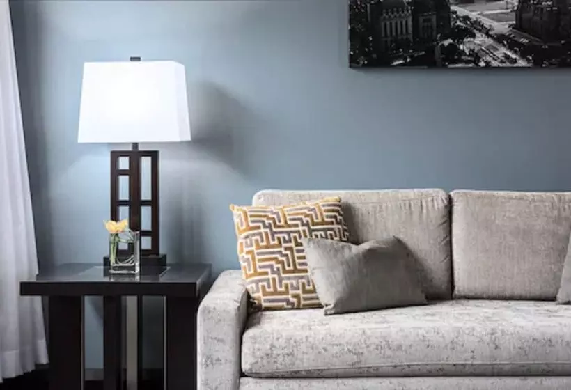 Ottawa Embassy Hotel & Suites