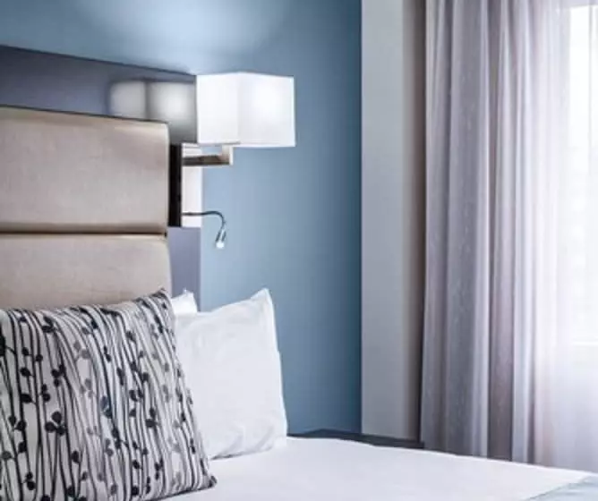 Ottawa Embassy Hotel & Suites