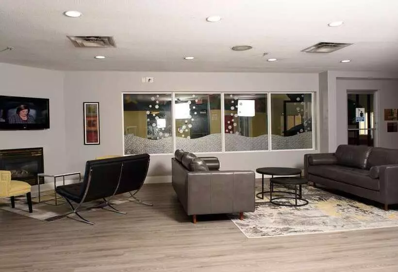 ホテル Super 8 By Wyndham Edmonton South