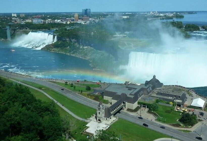 Tower Hotel At Fallsview