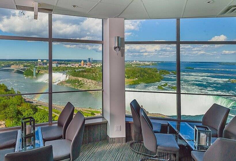 Tower Hotel At Fallsview