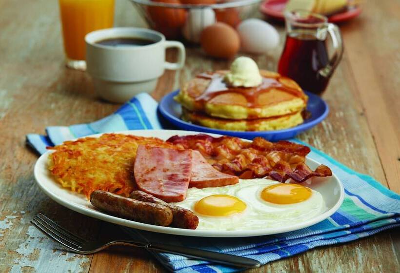 Tower Hotel At Fallsview