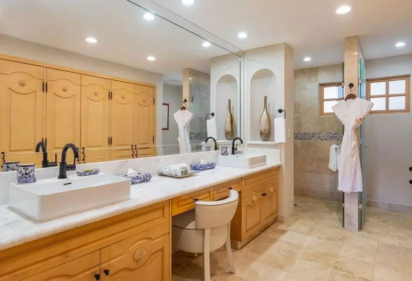 فندق Villa La Estancia Beach Resort & Spa