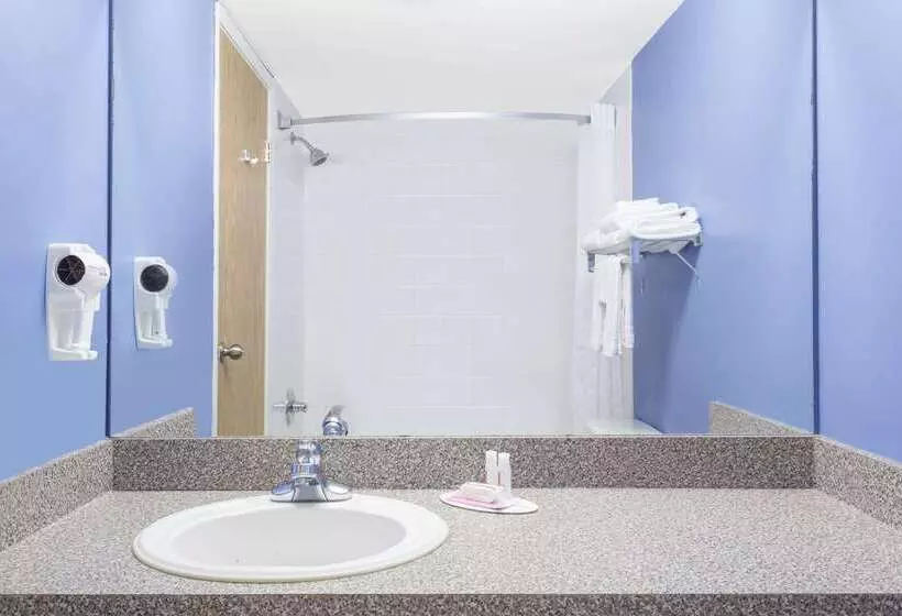 مُتل Super 8 By Wyndham Fort Frances