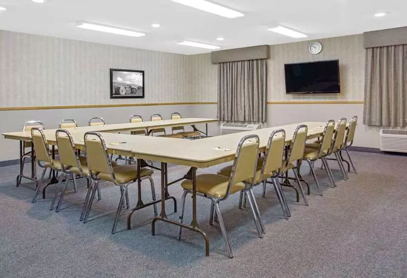 مُتل Super 8 By Wyndham Portage La Prairie Mb