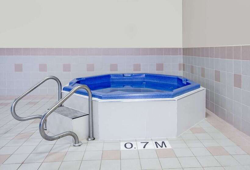 مُتل Super 8 By Wyndham Portage La Prairie Mb