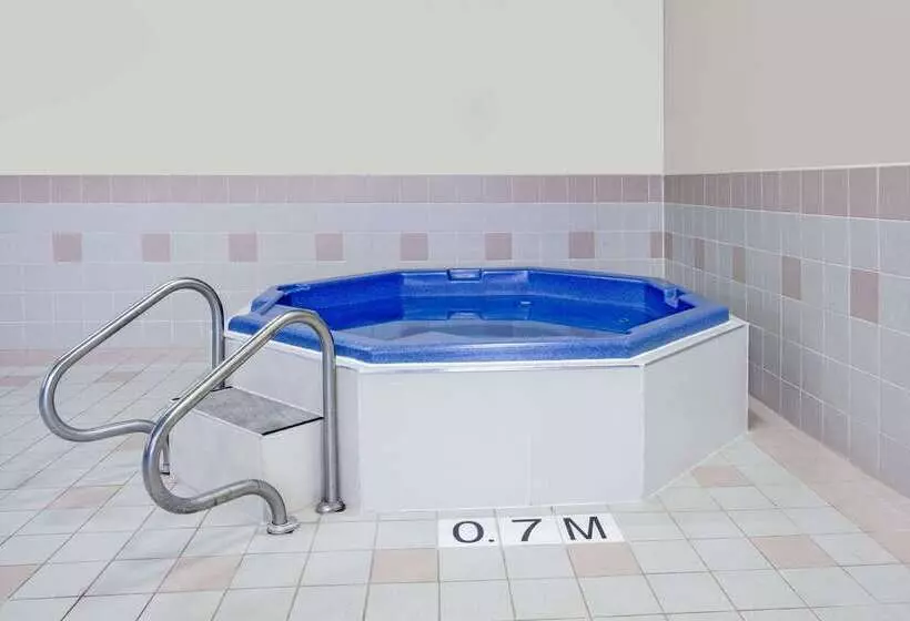 مُتل Super 8 By Wyndham Portage La Prairie Mb