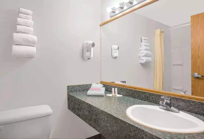 مُتل Super 8 By Wyndham Portage La Prairie Mb