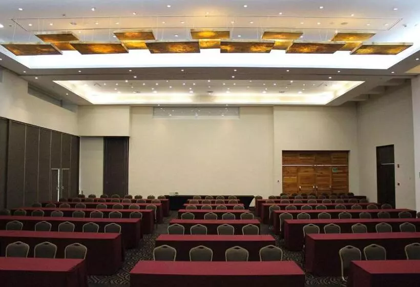 Radisson Poliforum Plaza Hotel Leon