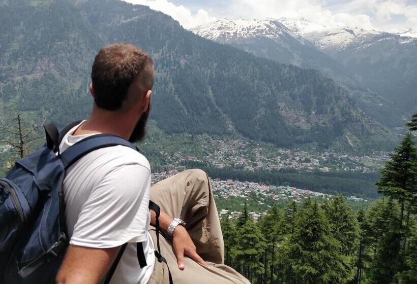 簡易ホテル Madpackers Manali