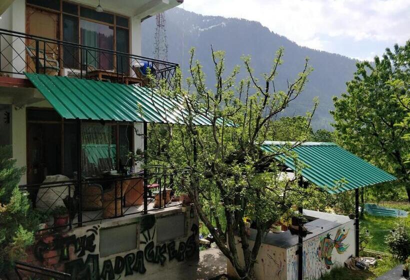 簡易ホテル Madpackers Manali