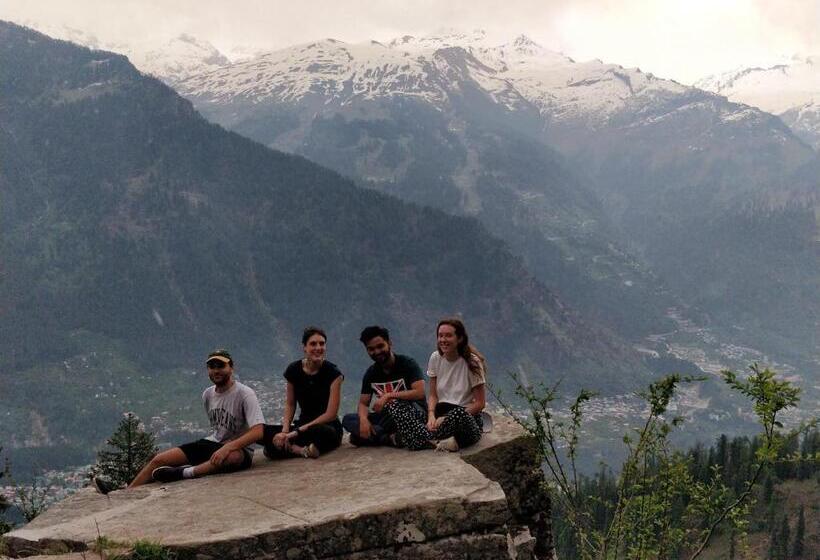 簡易ホテル Madpackers Manali