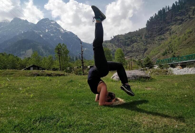 簡易ホテル Madpackers Manali