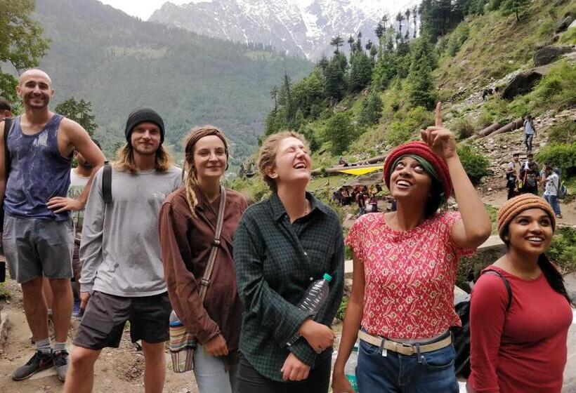 簡易ホテル Madpackers Manali