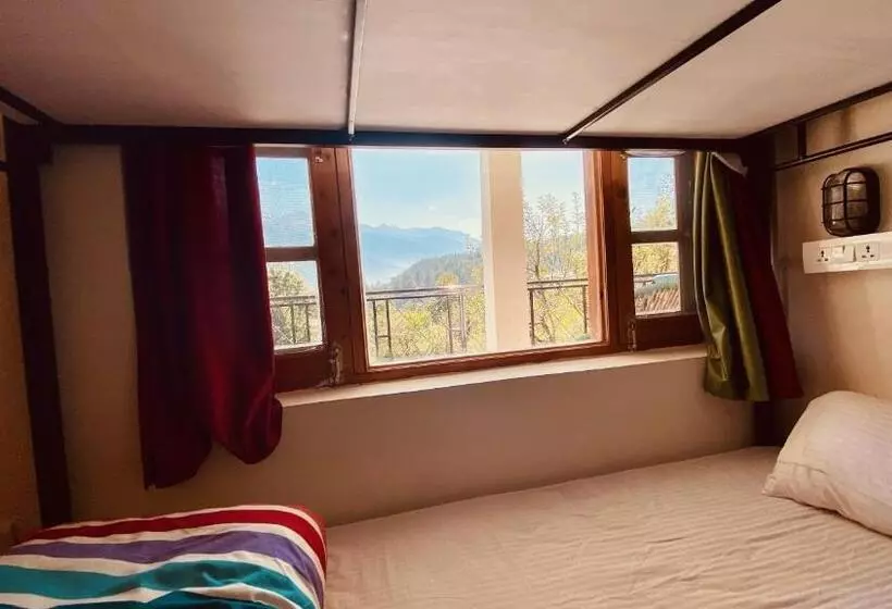 مسافرخانه Madpackers Manali