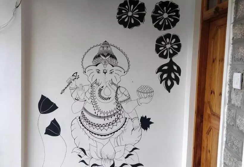 مسافرخانه Madpackers Manali