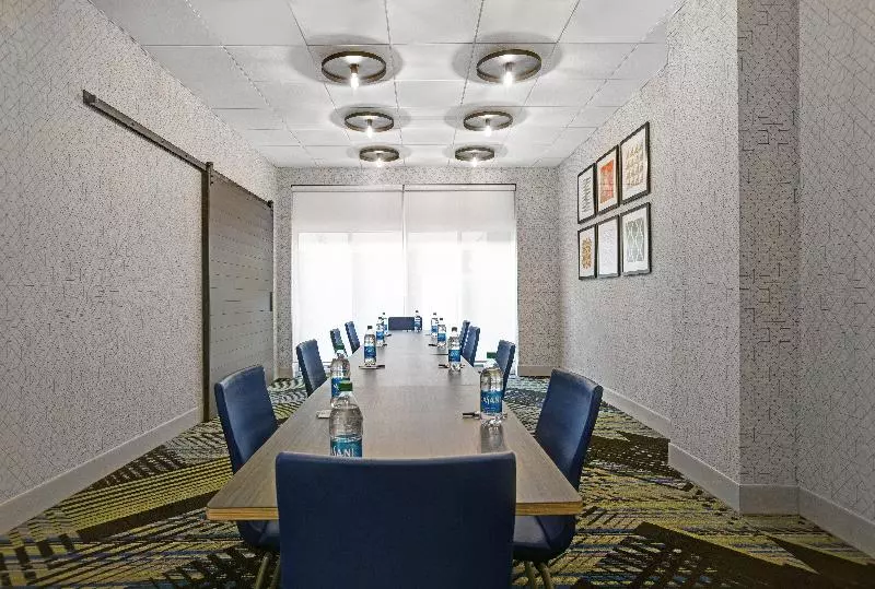 Hotelli Holiday Inn Express   Milwaukee Downtown, An Ihg