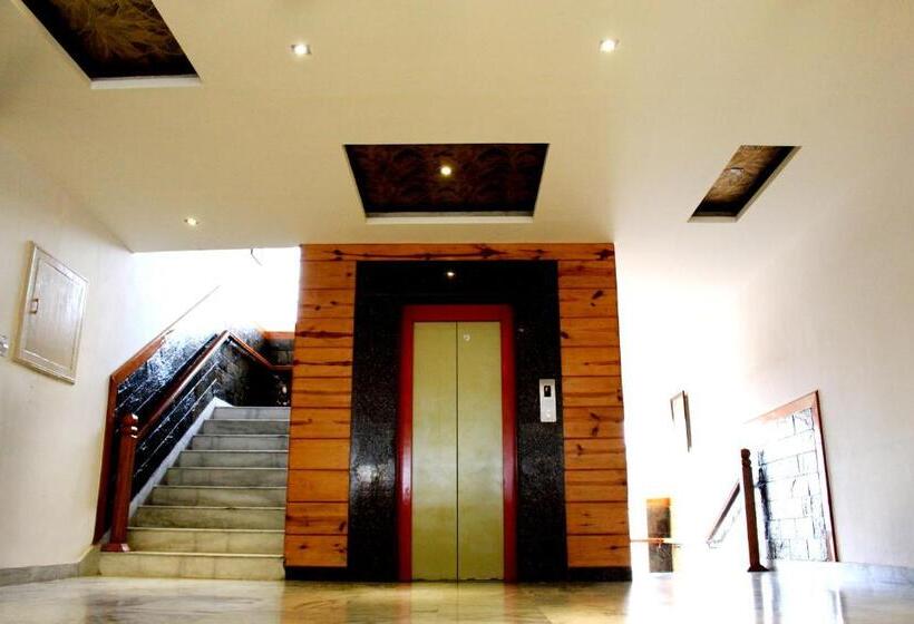 ホテル Vatika   The Riverside Resort