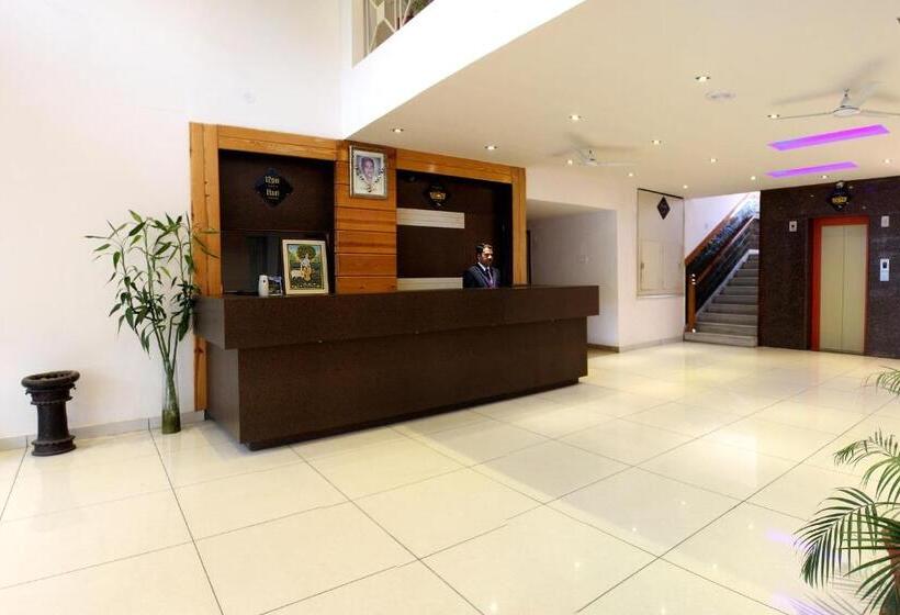 ホテル Vatika   The Riverside Resort