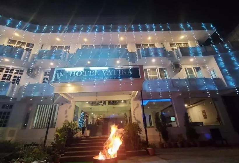 Hotelli Vatika   The Riverside Resort